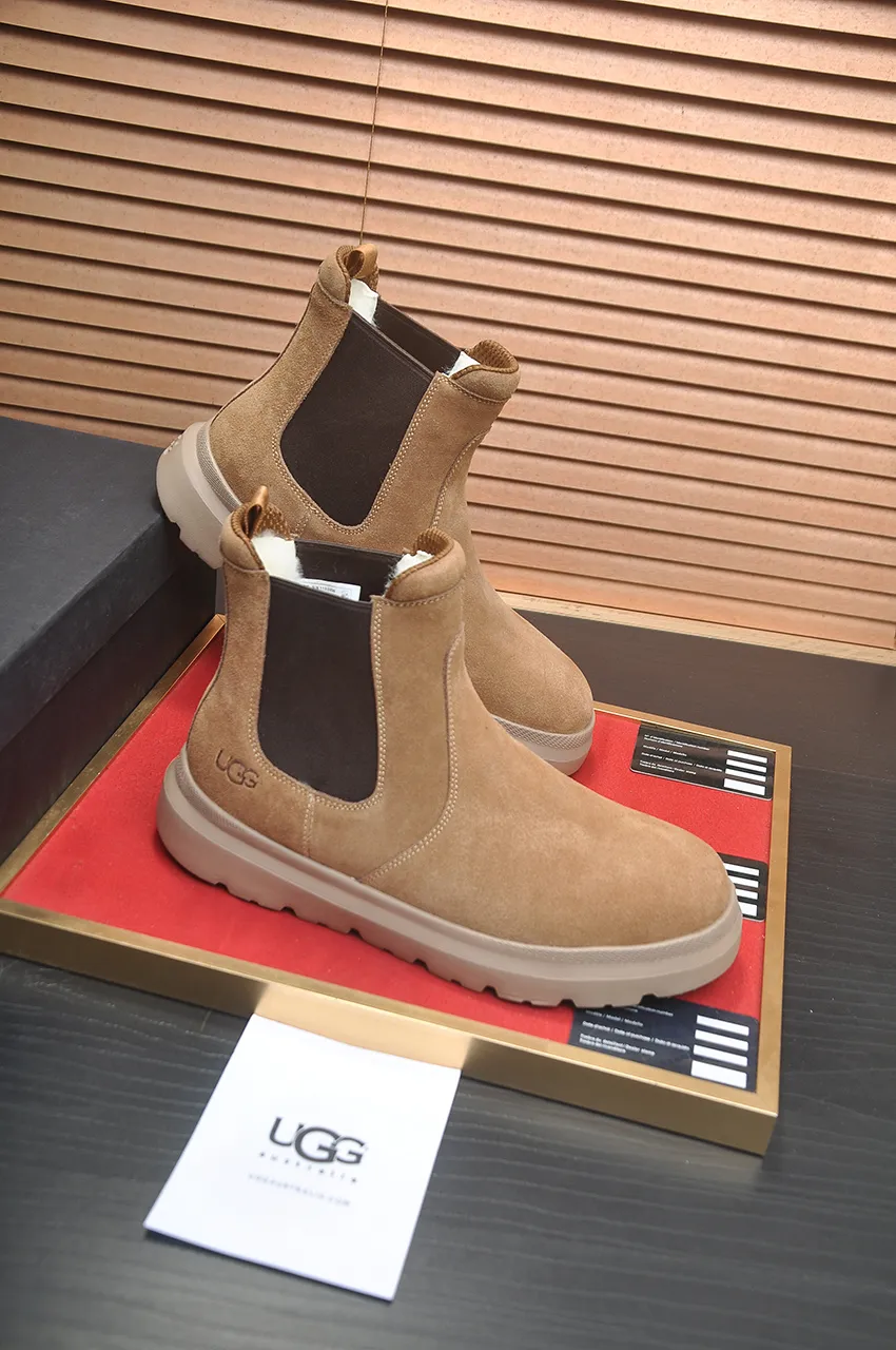 Men's shoes 💰580💶【UGG】(full genuine wool lining) Please pay attention to the original quality and compare the thickness of the wool 🏮🏮Hot style Martin boots from Australia's warm luxury brand men's shoes, official website synchronization, Beckham men's style..., made of imported top-layer waxed cowhide, waxed toe, Australian real wool velvet lining Carefully sewn...Imported rubber Martin boots outsole (comfortable, soft and wear-resistant). I really like the quality...Exquisite workmanship, you can't put it down once you see it. Code number 39-44